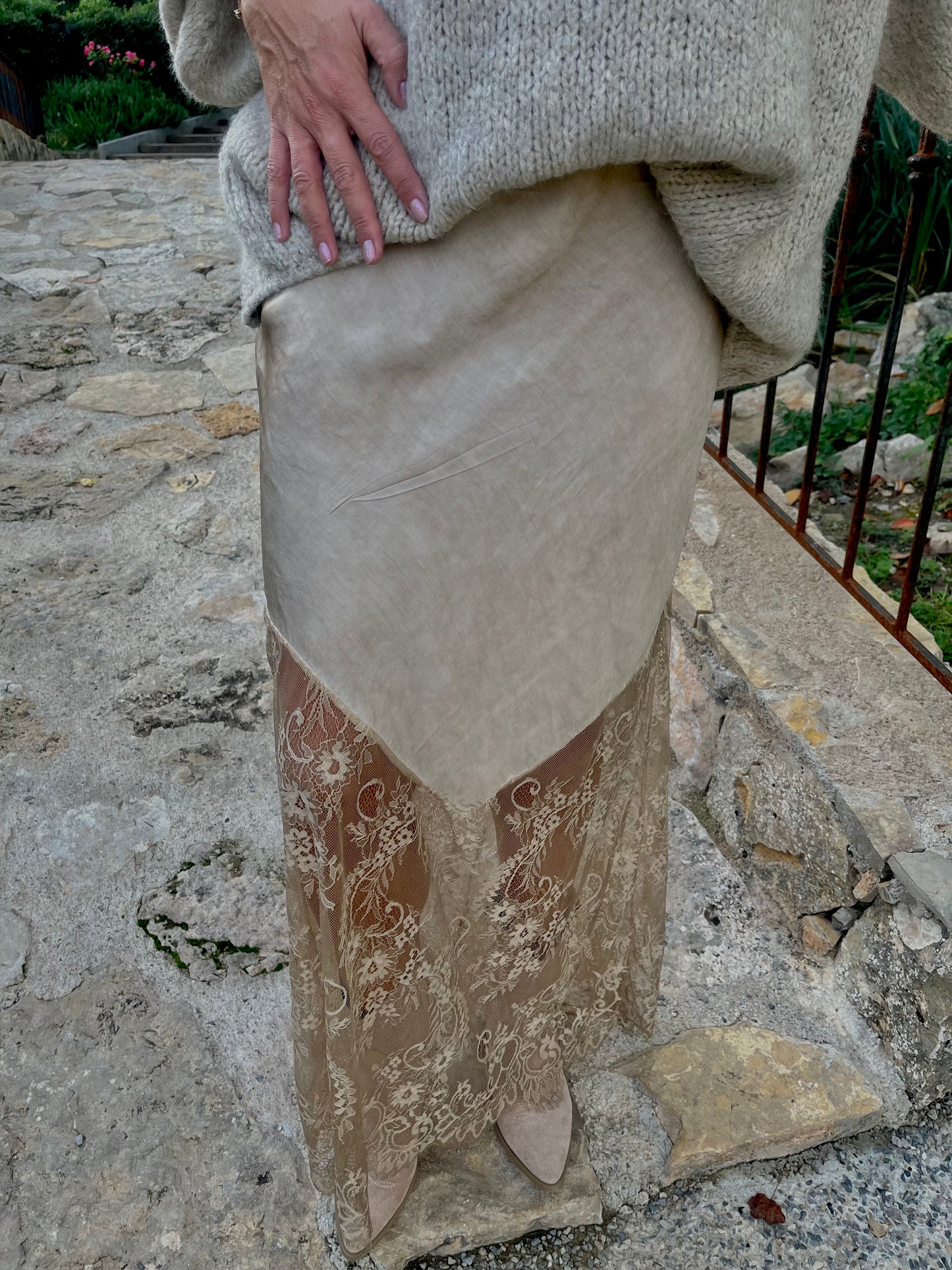 Jupe longue dentelle camel